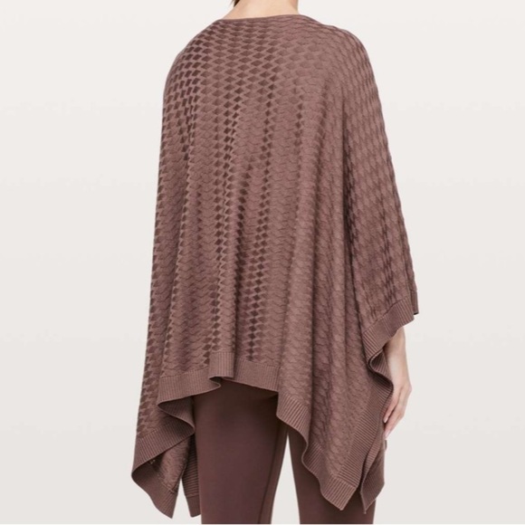 Lululemon Divinity Poncho *Woven - Picture 3 of 8